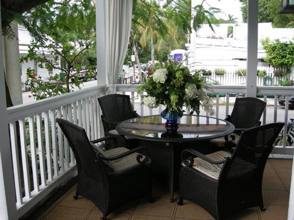 Frances Street Bottle Inn Key West Luaran gambar